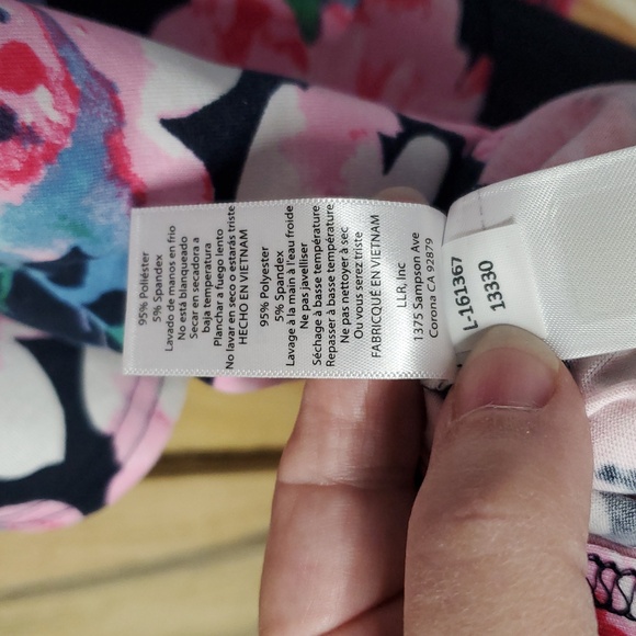 LulaRoe June Top In A Navy Blue And Pink Floral Print, Peplum Size 2X(20-22) - Picture 7 of 7